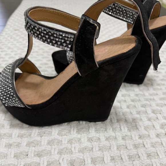 Aldo platforms - Picture 3 of 6